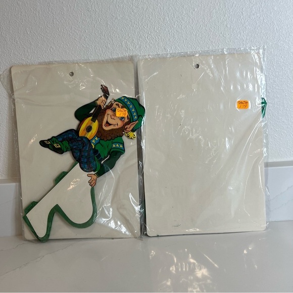 Vintage Leprechaun Party Decorations - Picture 3 of 3